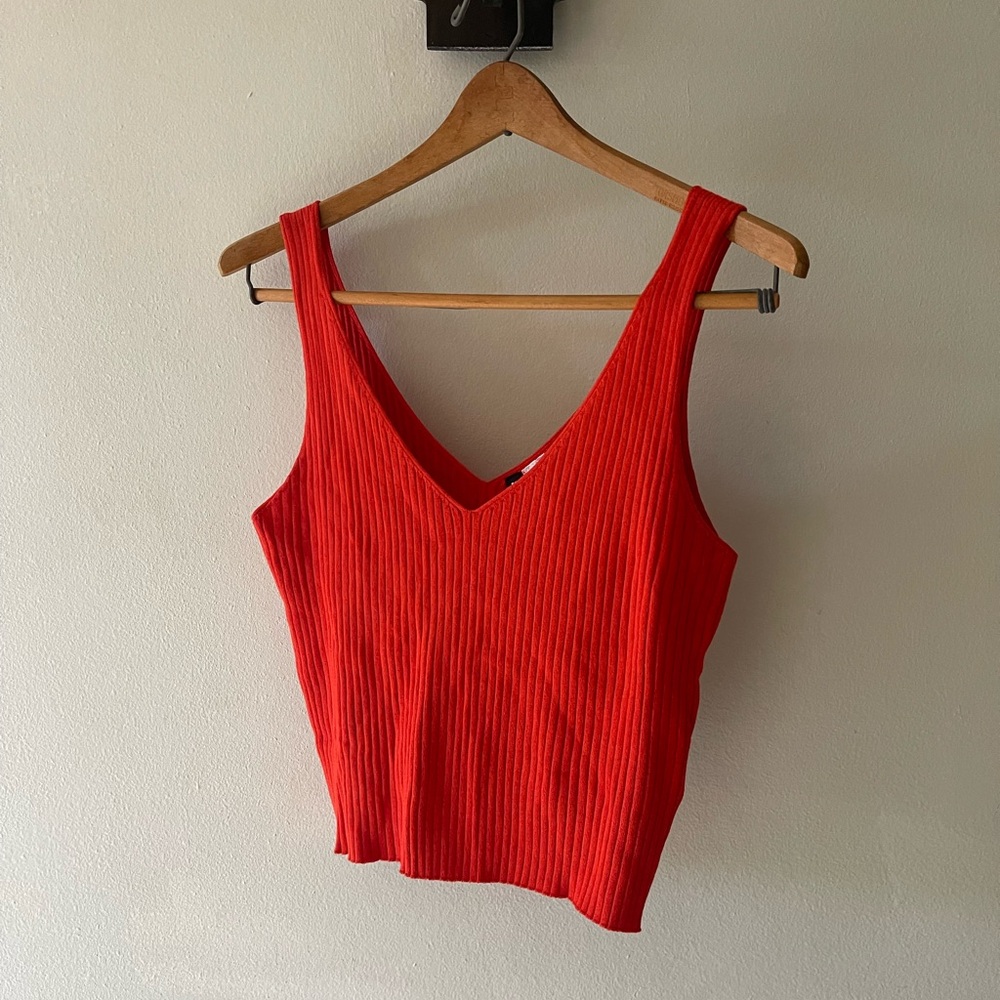 H&M Divided — Red Ribbed V-Neck Tank Top